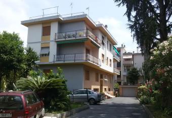 CASA VACANZA URANIA has Balcony rooms