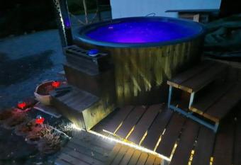 Wellness Ferienwohnung Biene im Bergischen Land allows 18 year olds to book a room