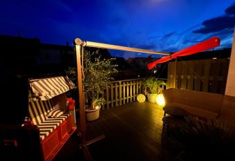 Apartment Napoleon, N  he Zentrum, 2 Schlafzimmer, gro  er Balkon, free Wifi & Parken has Balcony rooms