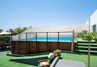 Villa La Bonilla has Balcony rooms