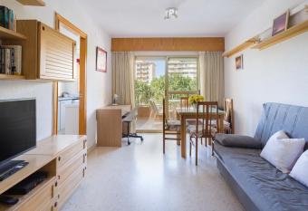 Jard  n X has Balcony rooms