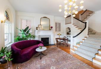 The Boulevard Inn has Balcony rooms