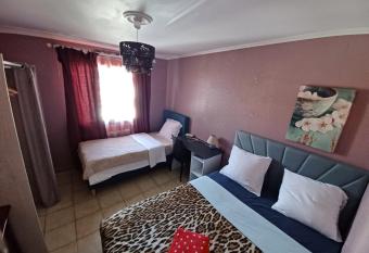 DYNAMIQUE ET SPLENDIDE has Balcony rooms