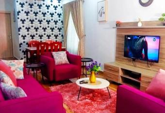 Beautiful furnished 2bedroom Apartment allows 18 year olds to book a room