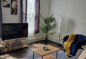 *Central 1 Bdrm in Fountain Sq - 5 Mins To Dwntwn! allows 18 year olds to book a room