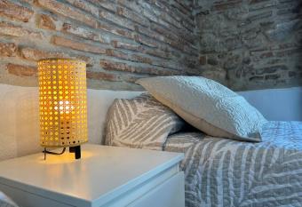 La casa del arco has Balcony rooms