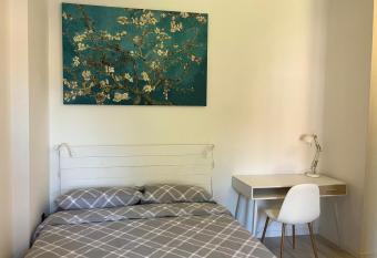 Casa di Arianna in centro storico a Vimercate has Balcony rooms