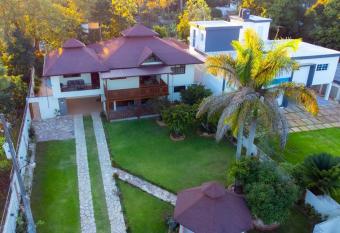 COSME Mountain View Spacious 5 Bedroom villa with pool has Balcony rooms