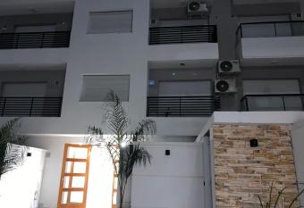 Mini holiday (departamento c  ntrico ) allows 18 year olds to book a room