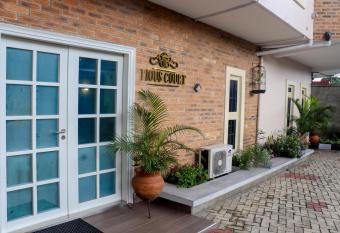 Pious Court has Balcony rooms