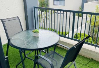 Teasa Stays-Tranquil,Peaceful & Calm loft in Fourways allows 18 year olds to book a room