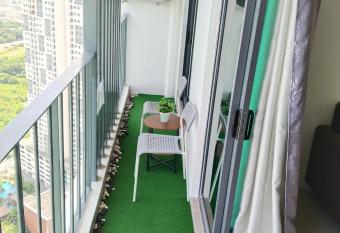 Warm & Cozy 3BR 7PAX@MERITUS PERAI has Balcony rooms