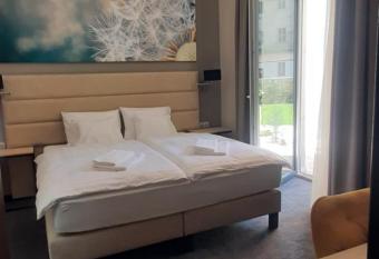 Inter Hotel has rooms with a private hot tub