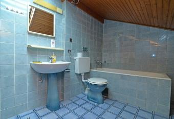 Antunovic allows 18 year olds to book a room