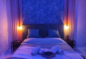 Appartement La Splenzia SPA Jacuzzi wifi clim parking allows 18 year olds to book a room