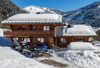 Chalet Bruno has Balcony rooms