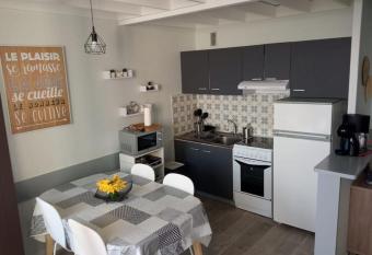 Appartement neuf 6 personnes 1 chambre parking priv   has Balcony rooms