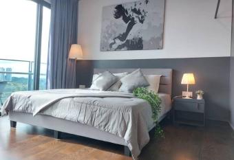 Almas Refreshing Studio House has rooms with a private hot tub