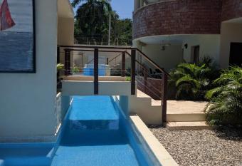 Okaina 3 - Wi-Fi - A/C allows 18 year olds to book a room