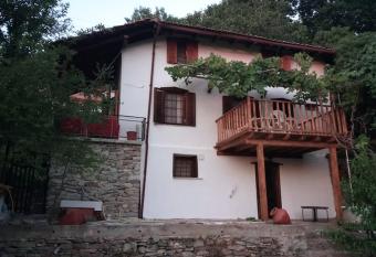 KAZAVIEW has Balcony rooms