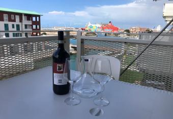 Kasia porta sul mare di Livorno has Balcony rooms