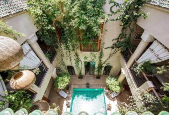 Riad Dar Justo Hotel Boutique & Spa allows 18 year olds to book a room