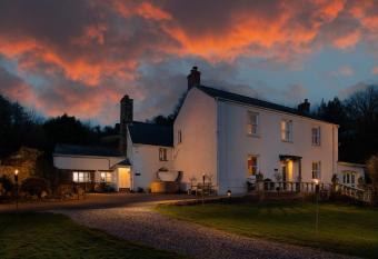 Partridge House has rooms with a private hot tub