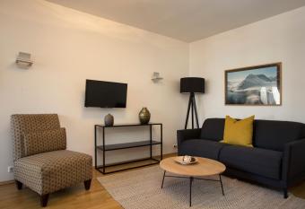 Hotel Fr  n allows 18 year olds to book a room