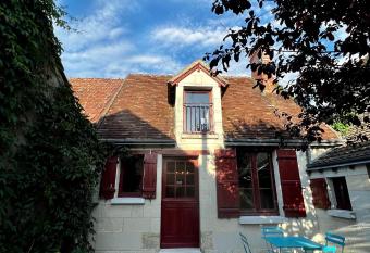 Le Cottage des Chalands has Balcony rooms