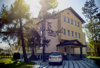 GRANDIAL has Balcony rooms