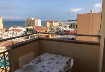 Palau 2 dorms has Balcony rooms