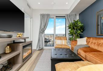 Stylish Downtown 1BR Condo - Superb Views has Balcony rooms