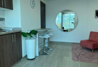 Apartamento en Ciudad Jard  n allows 18 year olds to book a room