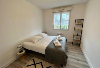 Lumineux T2/parking priv  -DABNB has Balcony rooms