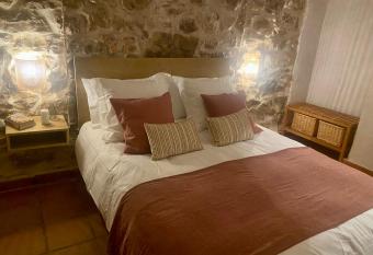 Posada de Lola allows 18 year olds to book a room