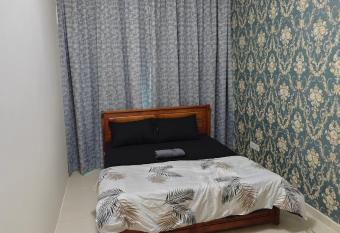 Pretty Room in Shared Apartment allows 18 year olds to book a room