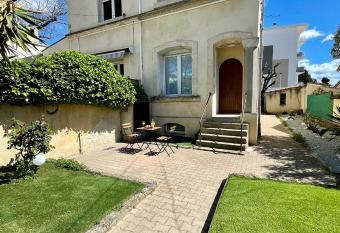 Appartement avec Jardin proche Corum allows 18 year olds to book a room