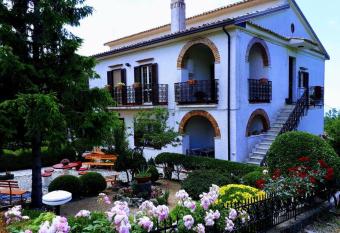 Calabria perla del tirreno !!!! has Balcony rooms