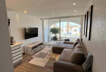 Apartment A/c - Fibra - SmartTv - modern allows 18 year olds to book a room