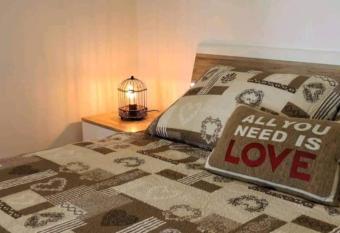 Apartment near Colloseum allows 18 year olds to book a room