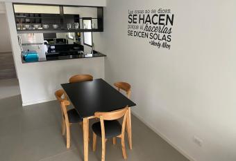 Depto calidad Pichincha allows 18 year olds to book a room