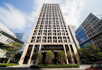 Livetour Hotel Shenzhou Road Metro Guangzhou has Balcony rooms