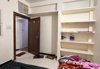 Avanti home stay   s has Balcony rooms