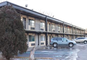 Travelodge by Wyndham Livonia/Canton/Novi Detroit Area has Smoking rooms