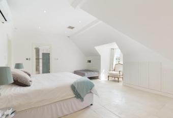 Esan Woods has Balcony rooms