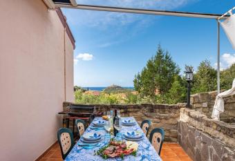 Villa Leonardo Sud Sardegna has Balcony rooms