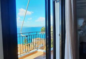 MANDALA HOUSE has Balcony rooms