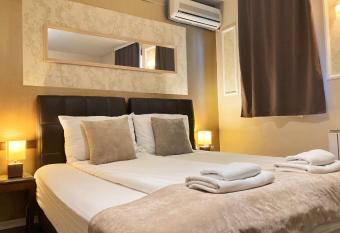 Hotel Istanbul Golden Horn allows 18 year olds to book a room