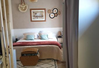 Studio    15 mn de Disneyland Paris has Balcony rooms