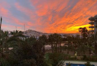 Appartamento prima linea mare has Balcony rooms